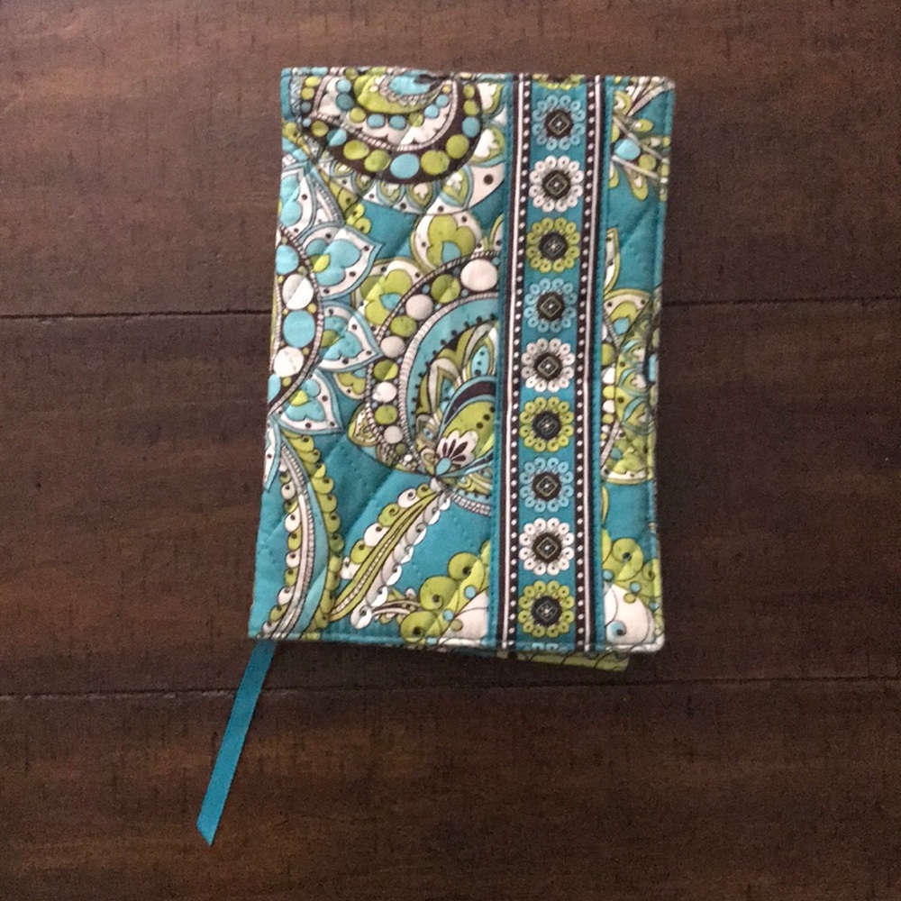Vera Bradley Iconic Book Cover in Peacock